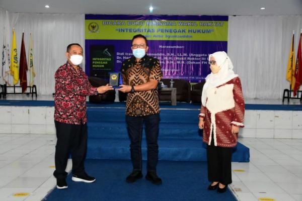 Kerja sama dengan berbagai perguruan tinggi di seluruh Indonesia dikatakan telah dijalin oleh Perpustakaan MPR sejak tahun 2017. 