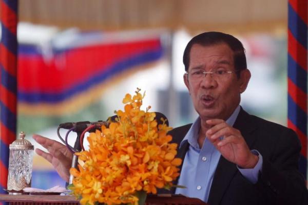 Perdana Menteri Kamboja Hun Sen mengatakan berencana akan mengunjungi Myanmar, untuk melakukan pembicaraan dengan penguasa militernya. Dia menyatakan bahwa para pejabat junta harus diundang ke pertemuan-pertemuan Asean.