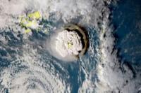Letusan Gunung Berapi Tonga Picu Gelombang Tsunami di Sekitar Pasifik 