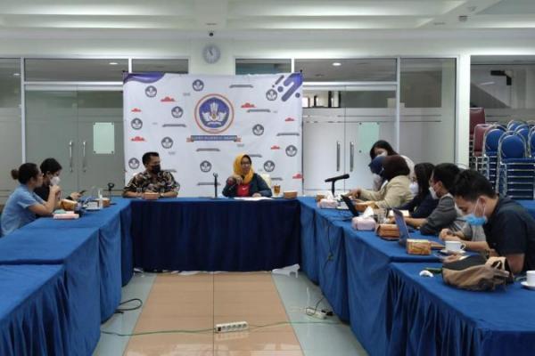 Lembaga Layanan Pendidikan Tinggi (LLDikti) Wilayah III mendesak seluruh perguruan tinggi di DKI Jakarta, segera melaksanakan pembelajaran tatap muka (PTM) terbatas.