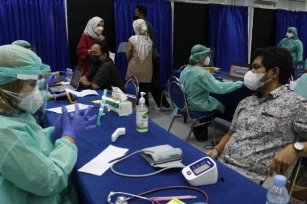Lembaga Layanan Pendidikan Tinggi (LLDikti) Wilayah III DKI Jakarta menggelar vaksinasi booster pada Selasa (25/1) pagi. Kegiatan ini menyasar civitas akademika, termasuk mahasiswa, dosen, dan tenaga kependidikan.