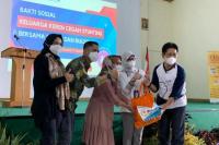 BKKBN Salurkan Beras Fortivit Bulog ke Masyarakat Berpotensi Stunting di Lembang 
