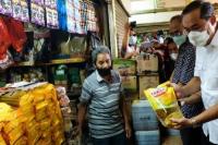 Cek Harga Minyak Goreng, Mendag Sidak Pasar Kramat Jati