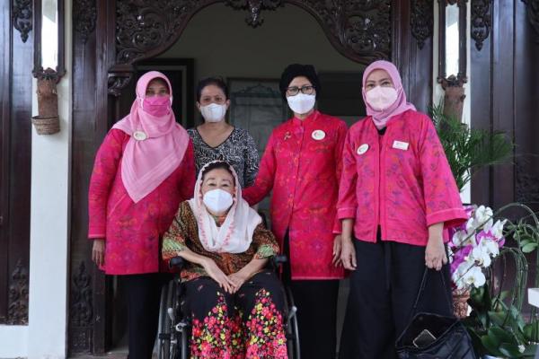 Istri Presiden ke-4 RI Abdurrahman Wahid, Sinta Nuriyah, mengapresiasi kiprah Yayasan Kanker Payudara Indonesia (YKPI), yang konsisten dalam mengampanyekan kesehatan payudara.