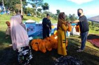 Bakrie Amanah Serahkan Sembako Ramadhan ke Warga Gunung Bunder
