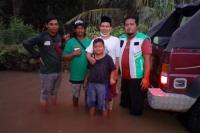 Relawan Satria Anies Presiden Bantu Korban Banjir Cilacap