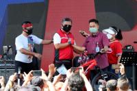 Siswa Muhammadiyah Ungkap Cita-citanya Saat Terima Sepatu dari PDIP