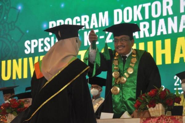Universitas Muhammadiyah Jakarta (UMJ) melepas 1.525 wisudawan pada gelaran Wisuda Program Doktor ke-6, Program Magister ke-44, Program Sarjana ke-75, Spesialis ke-2 dan Program Diploma Tiga, pada Selasa (29/3).