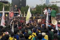 Temui Demonstran, Dasco Tegaskan DPR-MPR Tak Tindaklanjuti Proses Penundaan Pemilu