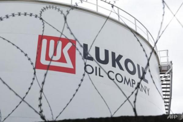 Uni Eropa pangkas 90 persen impor minyak Rusia